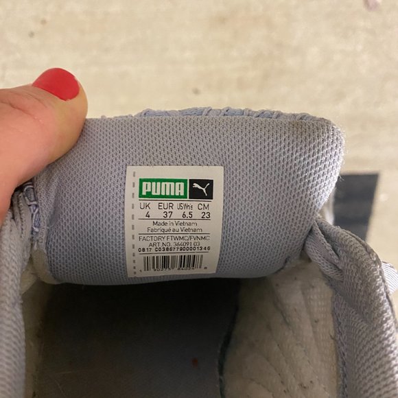 Puma Woman Shoe Authentic - Picture 2 of 6